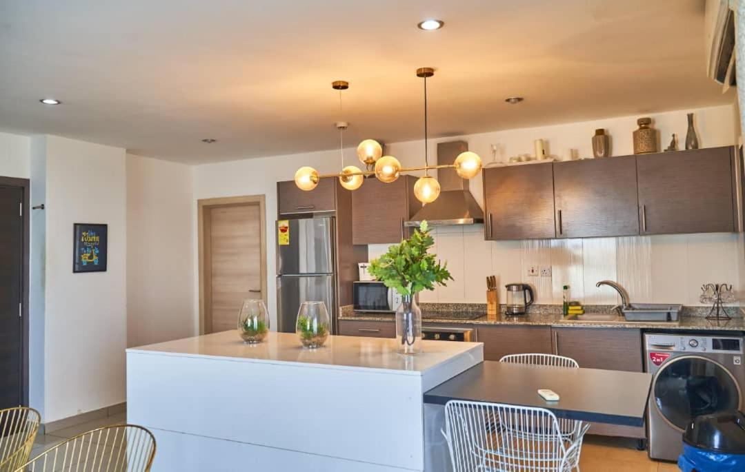 The Gallery Luxury Suites Cpg إيست ليغون المظهر الخارجي الصورة