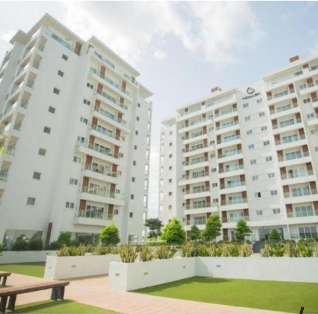 The Gallery Luxury Suites Cpg إيست ليغون المظهر الخارجي الصورة